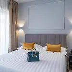 בית הארחה Nouvelle Maison Luxury Palace 4*